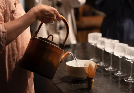 Handcrafting Incense, ceremonial experience around tea and fragrance by Japanese perfumer SARI