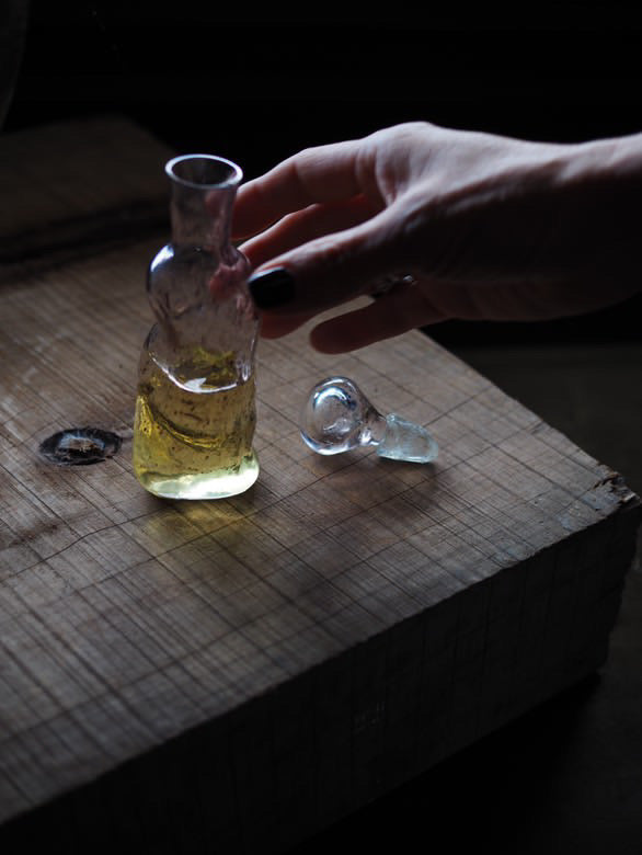 Perfume by 6x4, NEGATIVESPACE