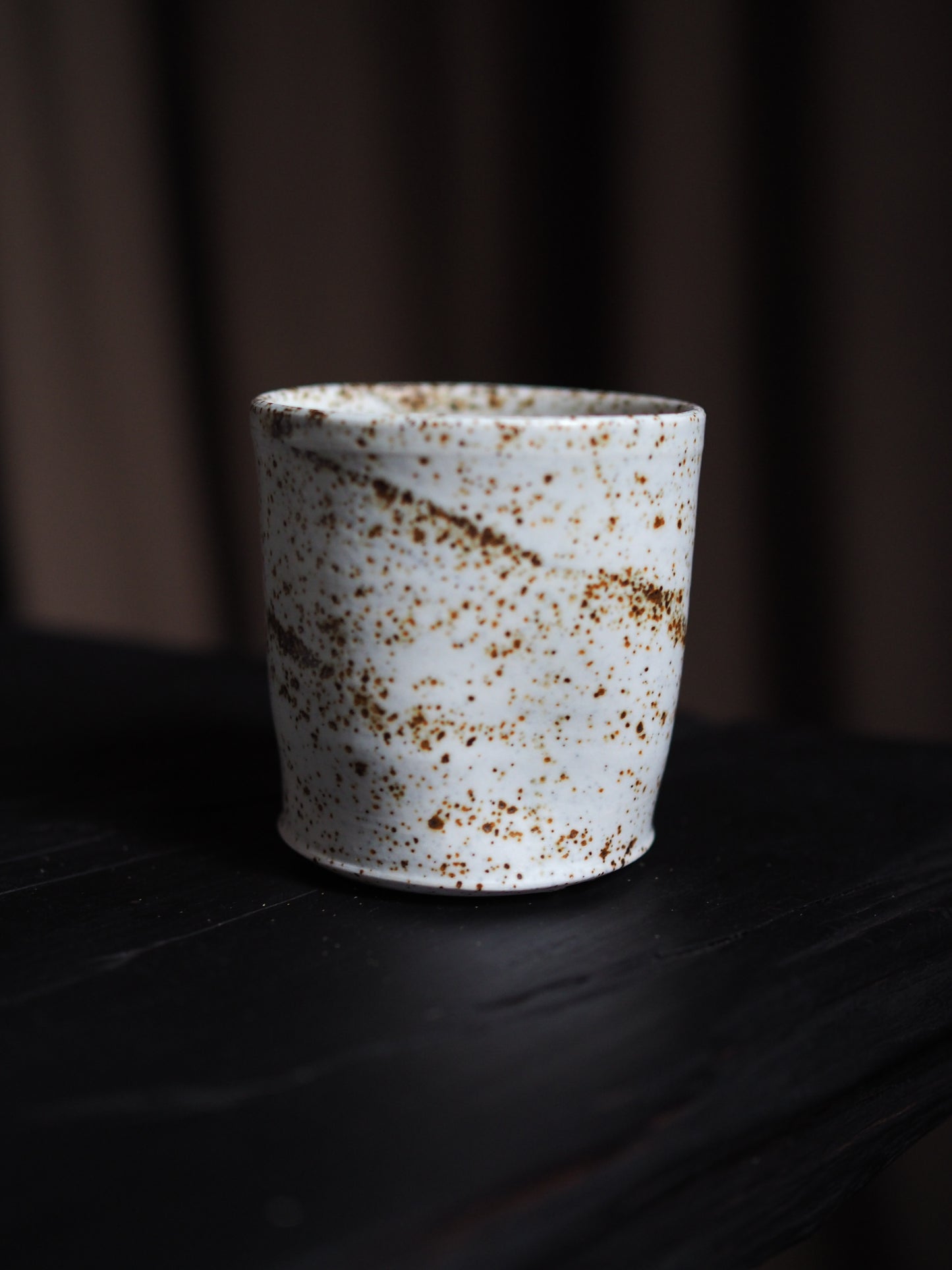 Tea/coffee cups with a dimple ver.1