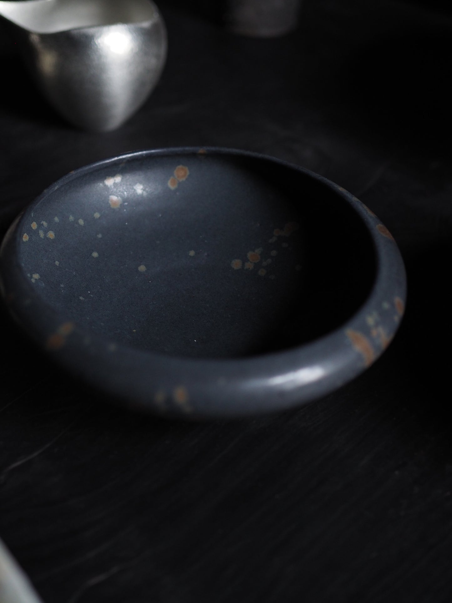 Raised bowl