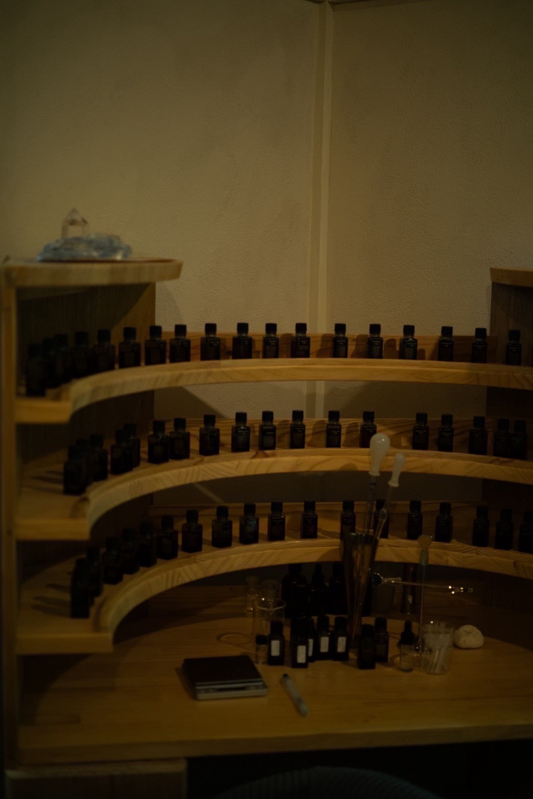 Handcrafting incense, ceremonial experience around tea and fragrance by Japanese perfumer, SARI