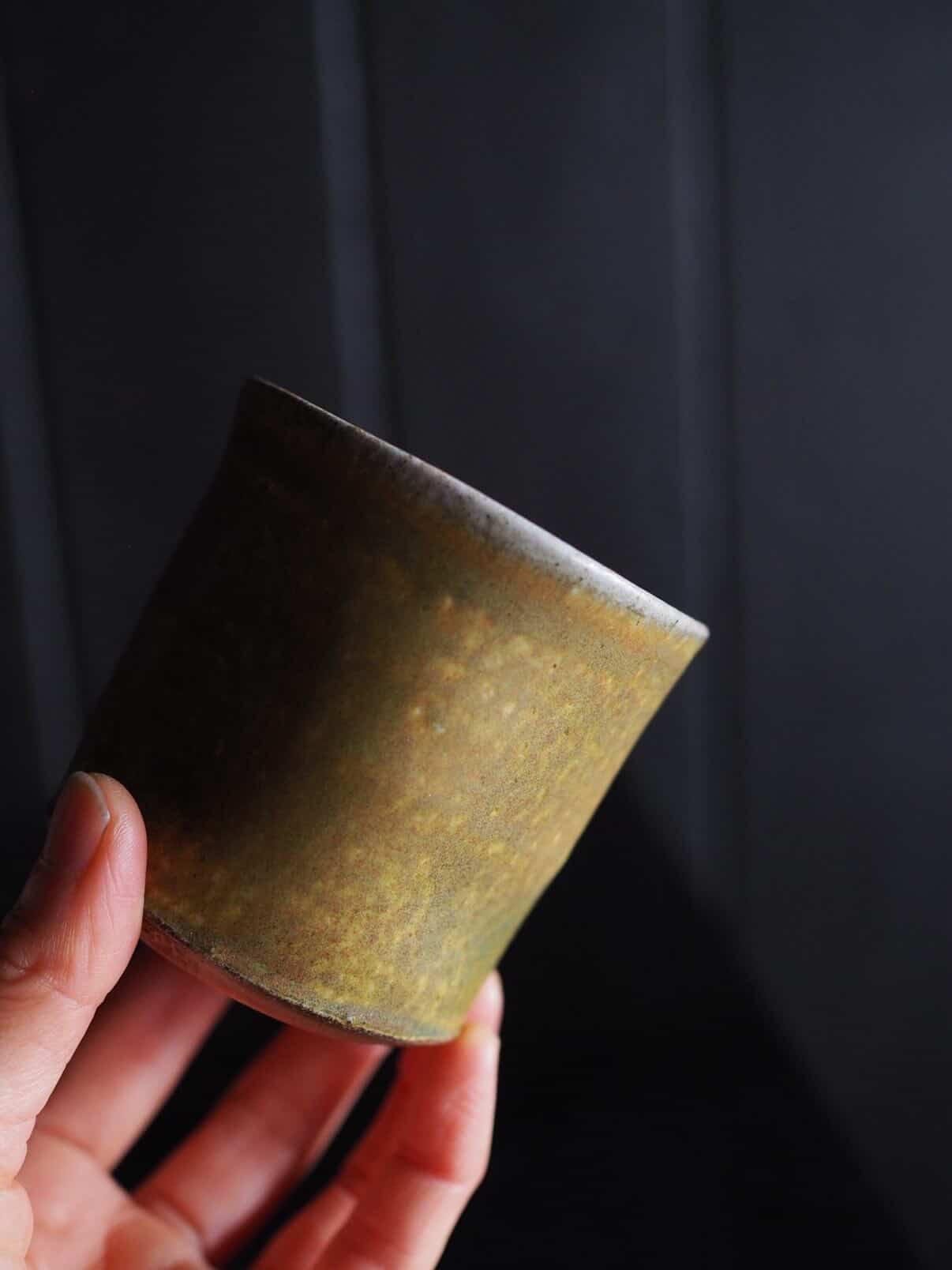 Tea/coffee cups with a dimple - light glaze