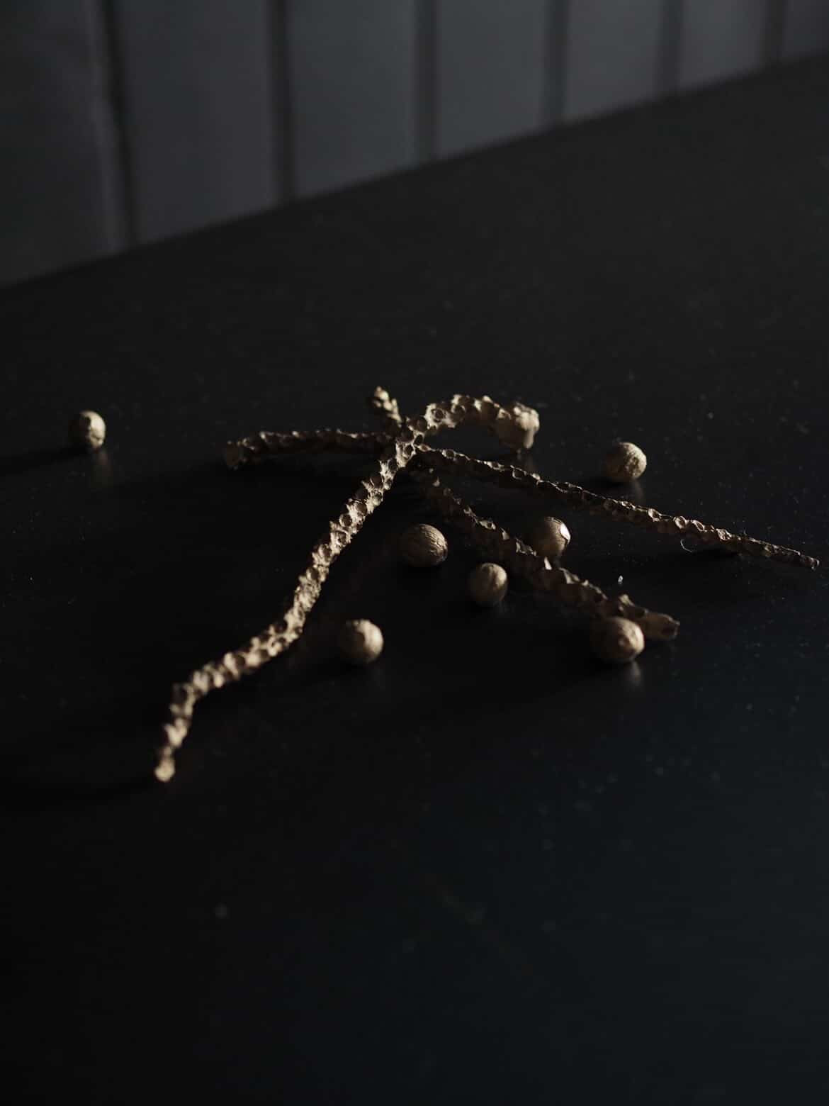 Nikau and the seeds - Bronze (set of eleven pieces)