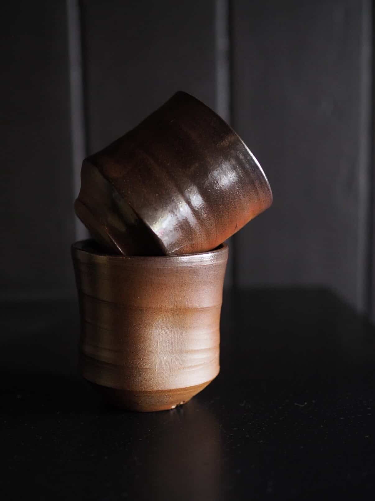Tea/coffee cups with a dimple