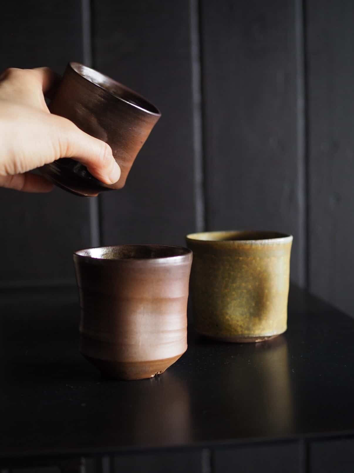 Tea/coffee cups with a dimple - light glaze