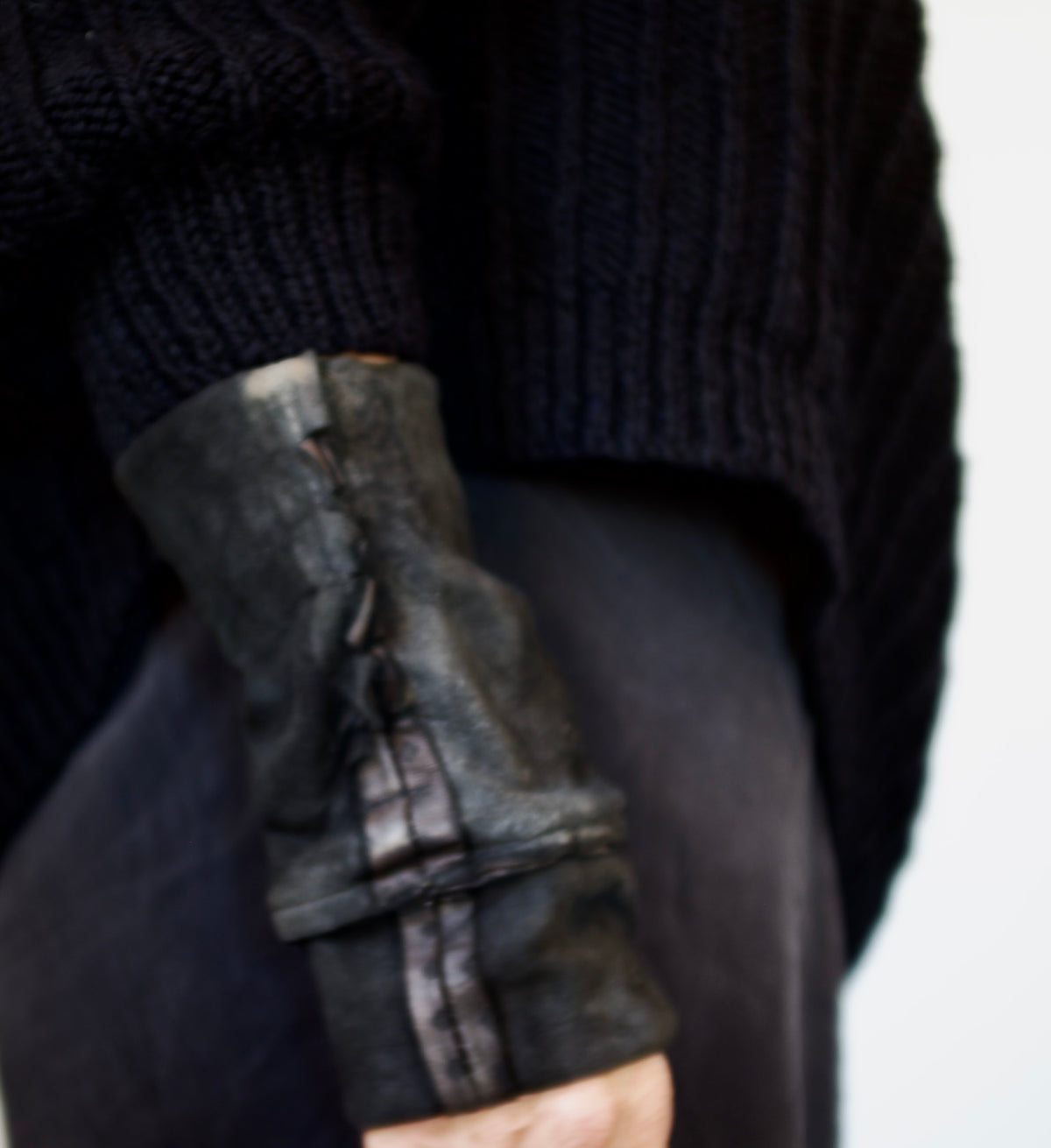 Green suede gloves w silk lining
