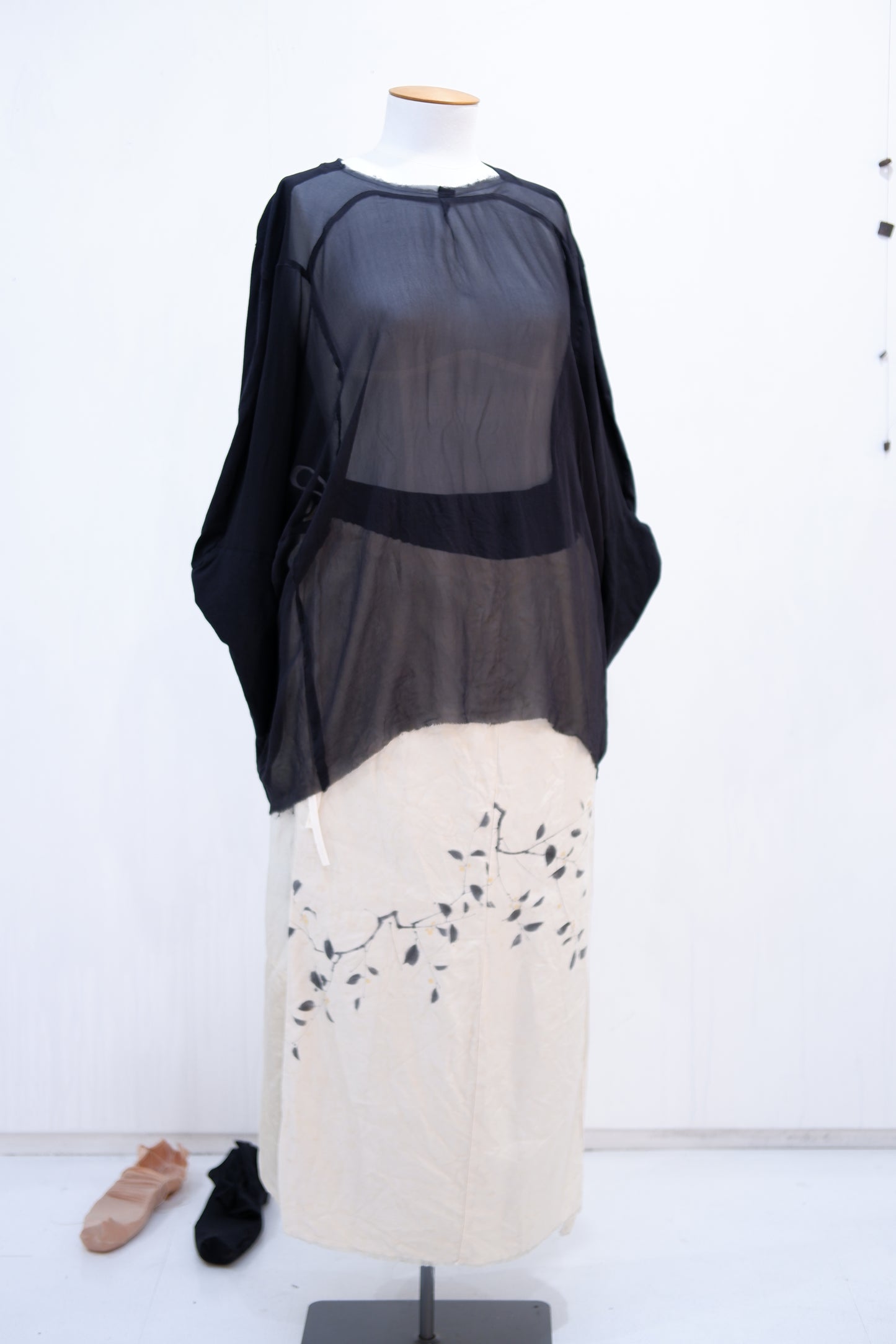 Black two sides singlet w. Sheer front