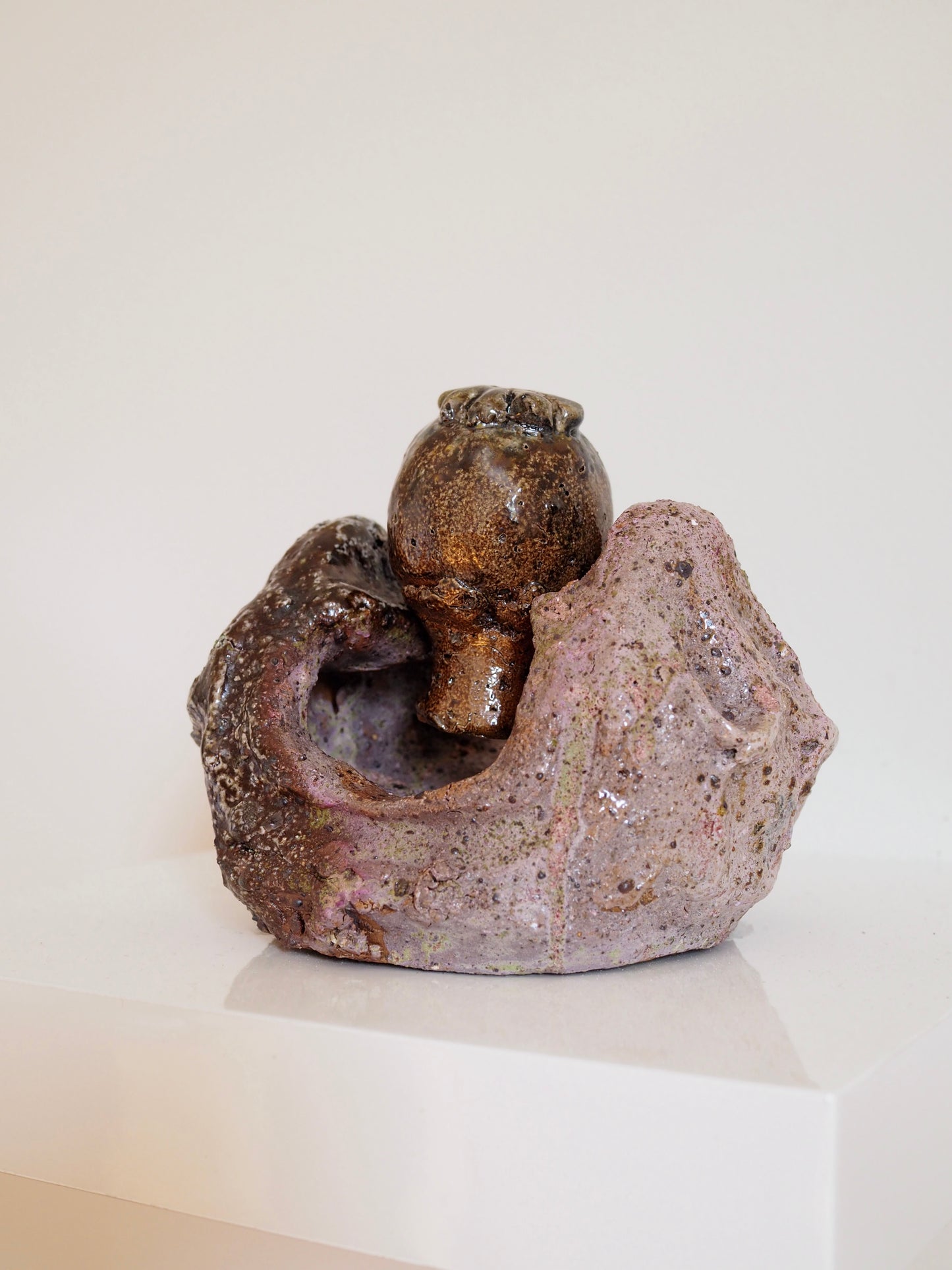Ying Yang Plinth with Small Blueberry