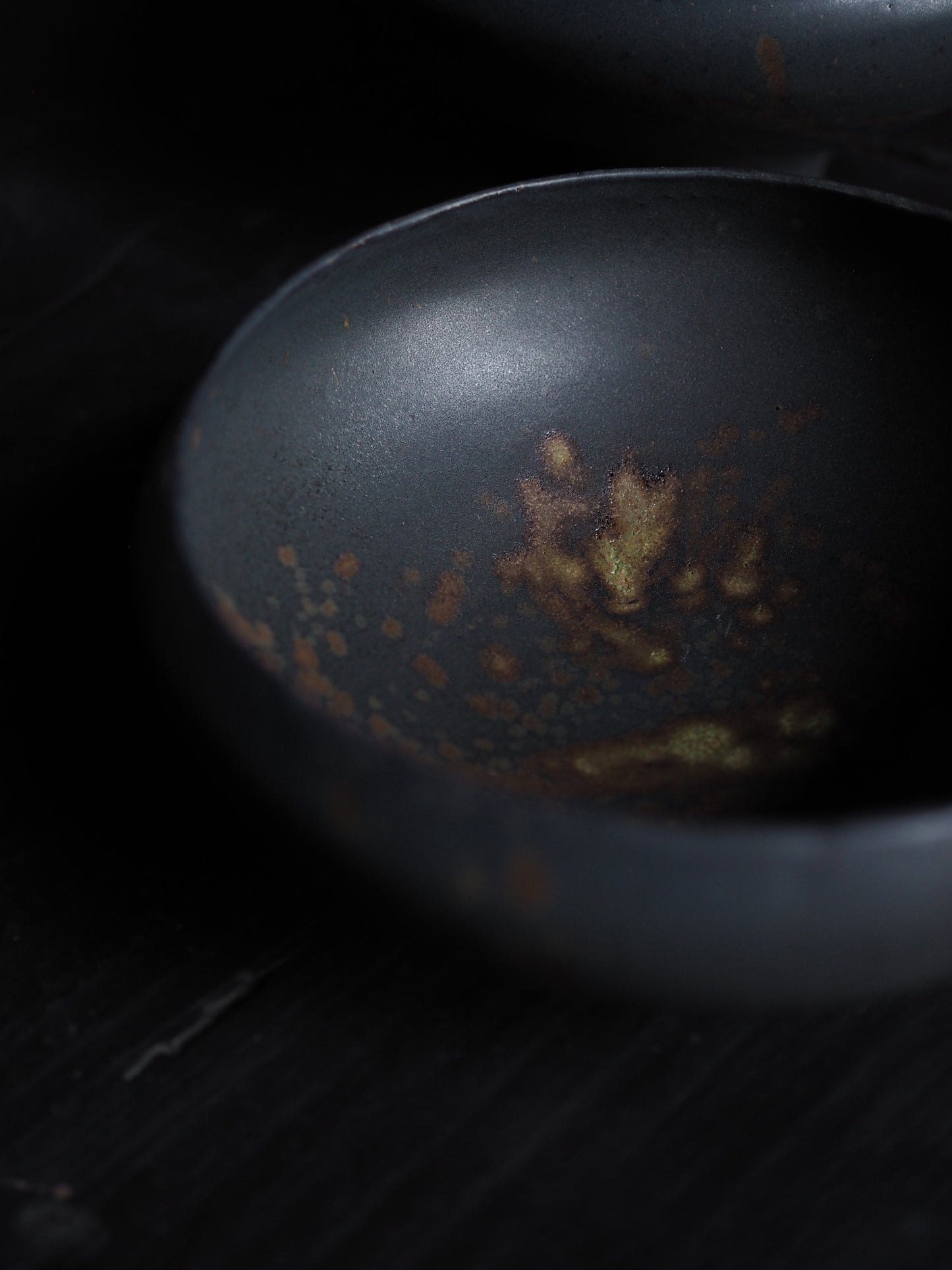 Raised bowl