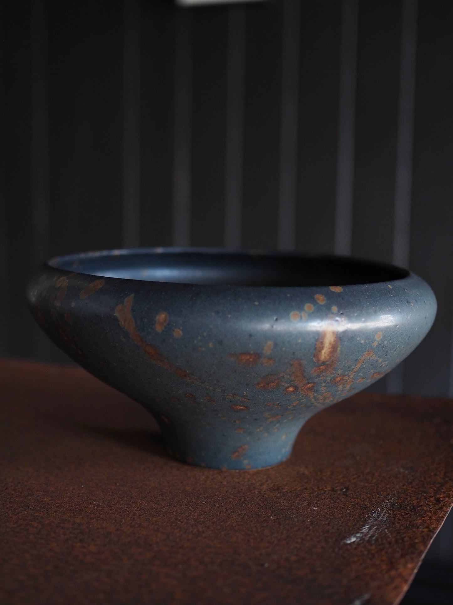 Raised bowl