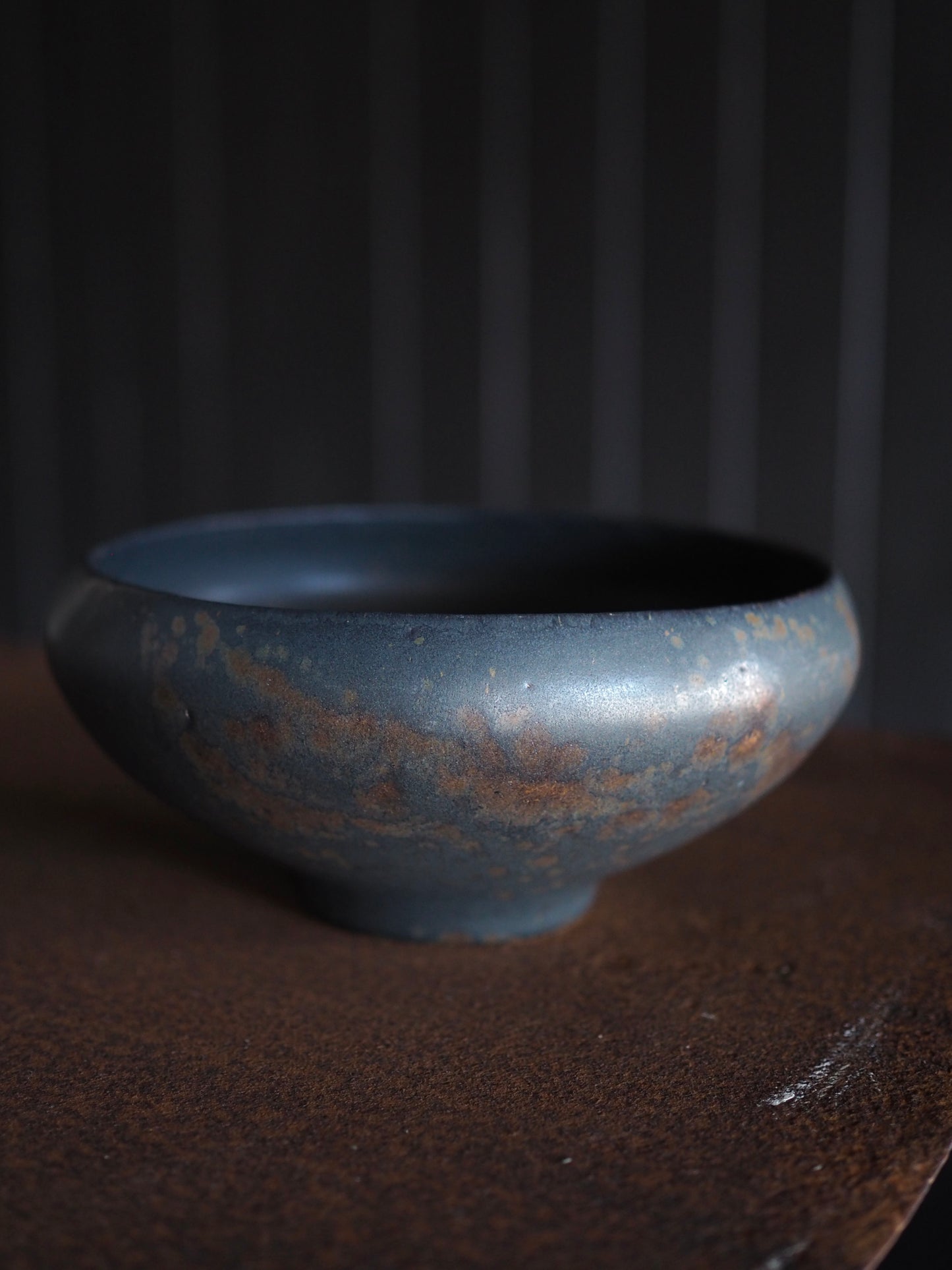 Raised bowl