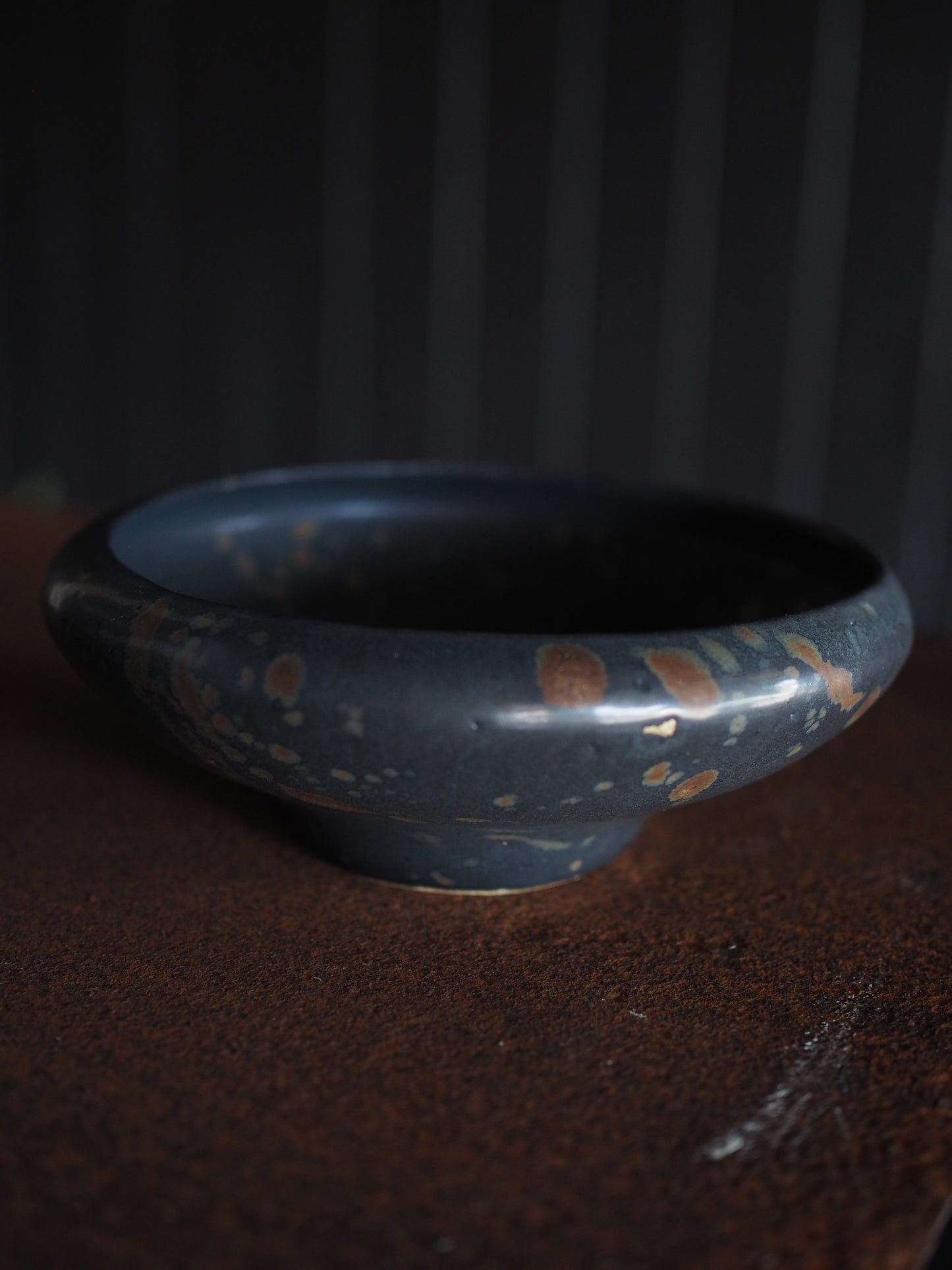 Raised bowl