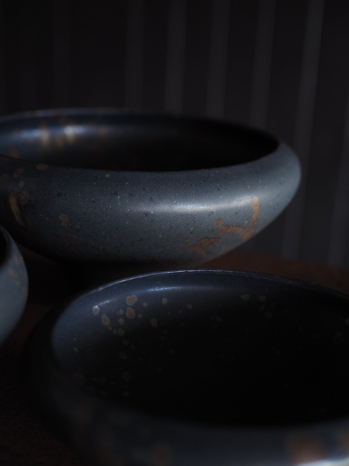 Raised bowl
