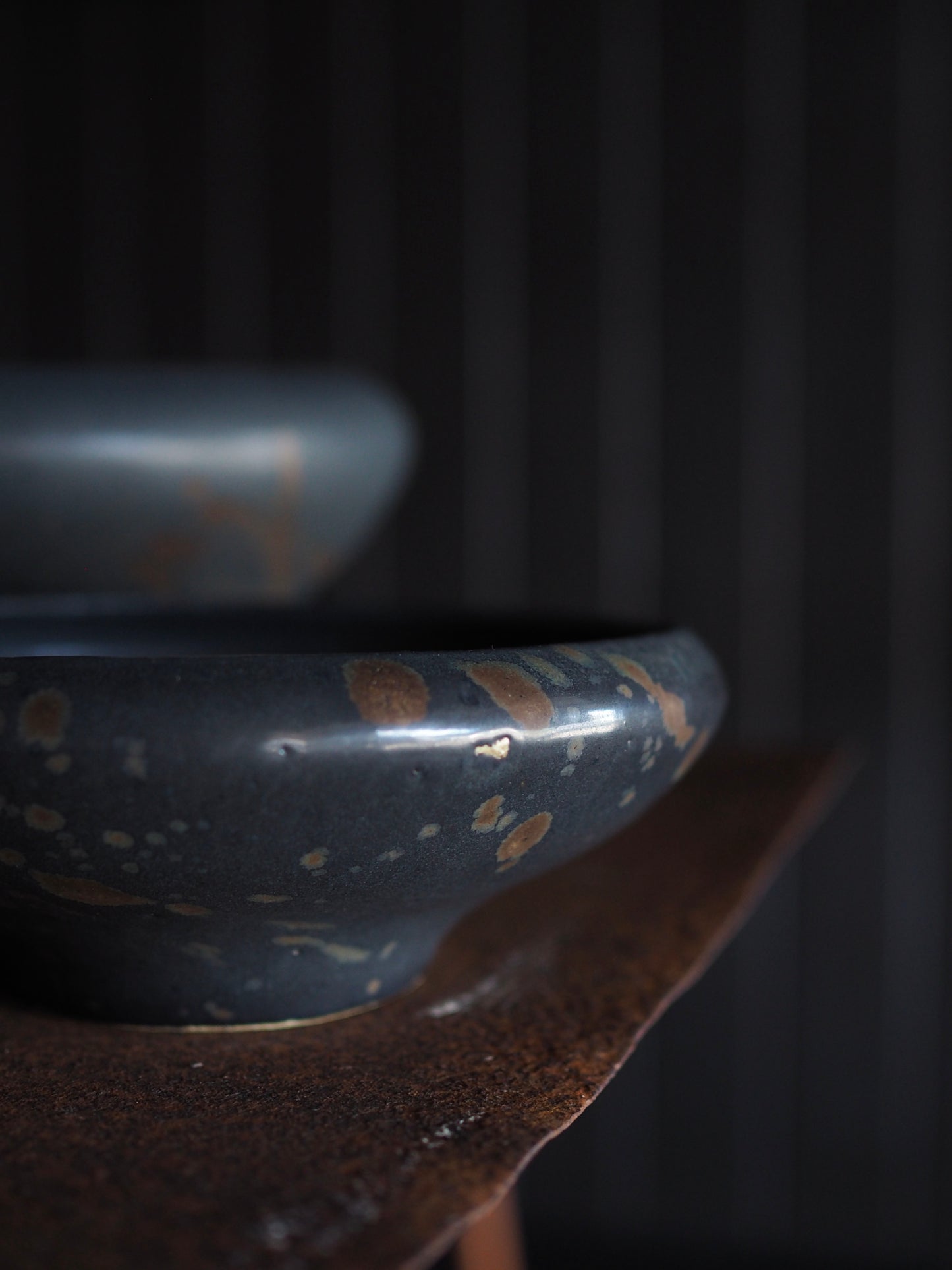 Raised bowl