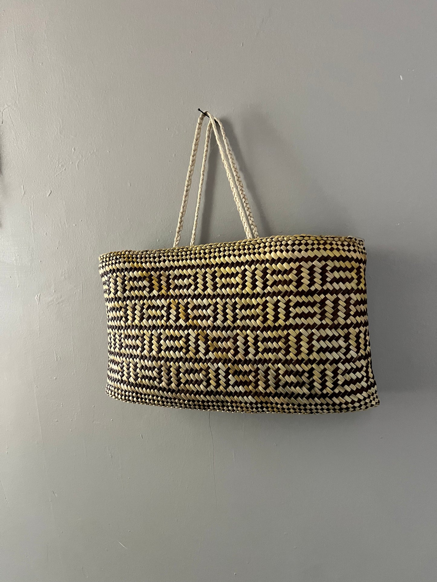 Kirituna (Eel Skin - Tough and resilient - brown and natural)