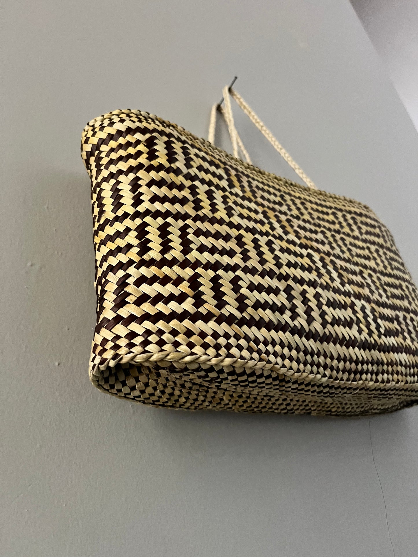 Kirituna (Eel Skin - Tough and resilient - brown and natural)