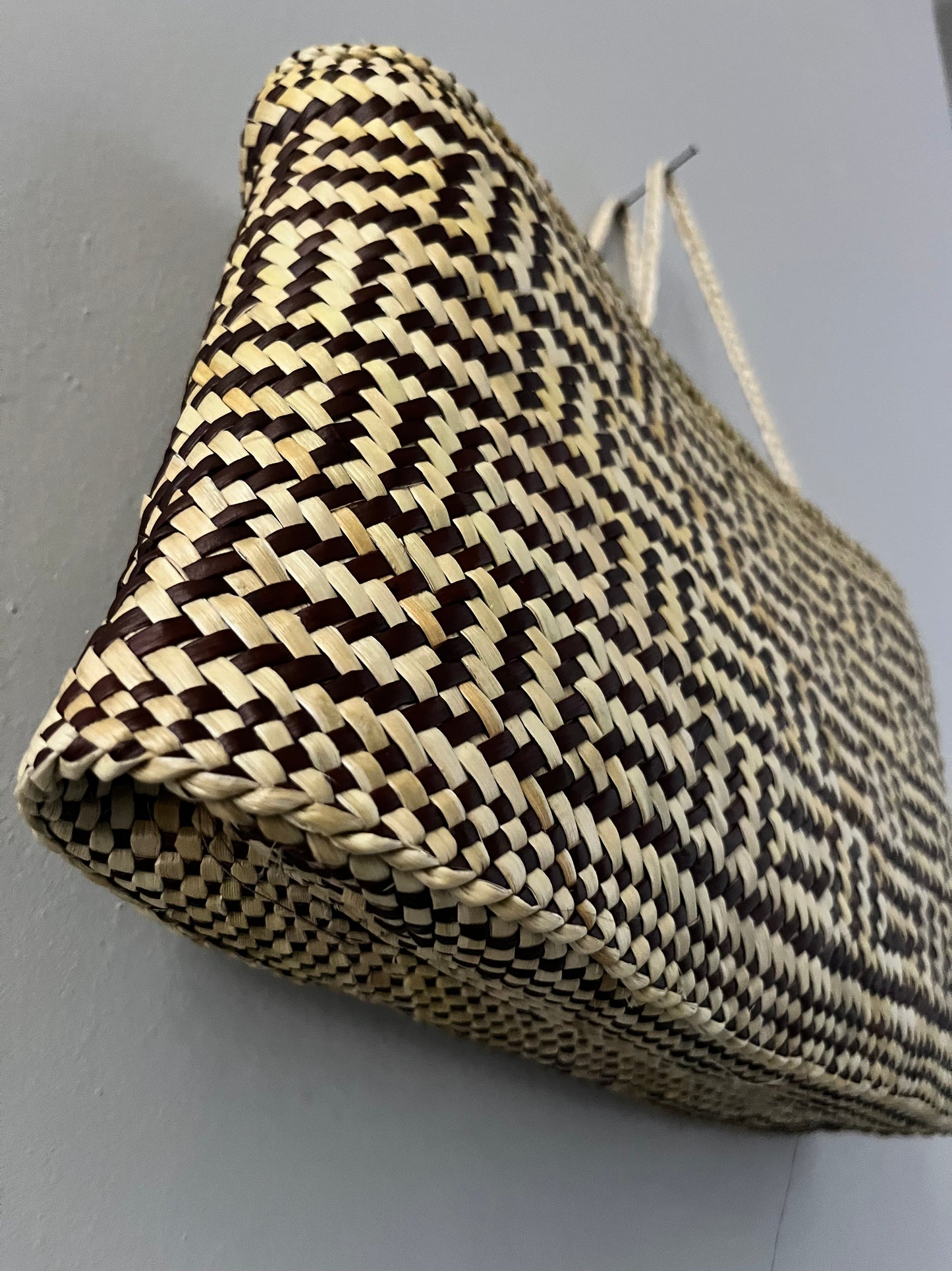 Kirituna (Eel Skin - Tough and resilient - brown and natural)