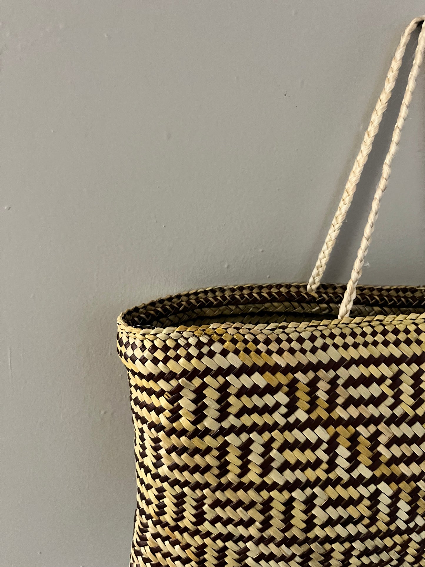 Kirituna (Eel Skin - Tough and resilient - brown and natural)