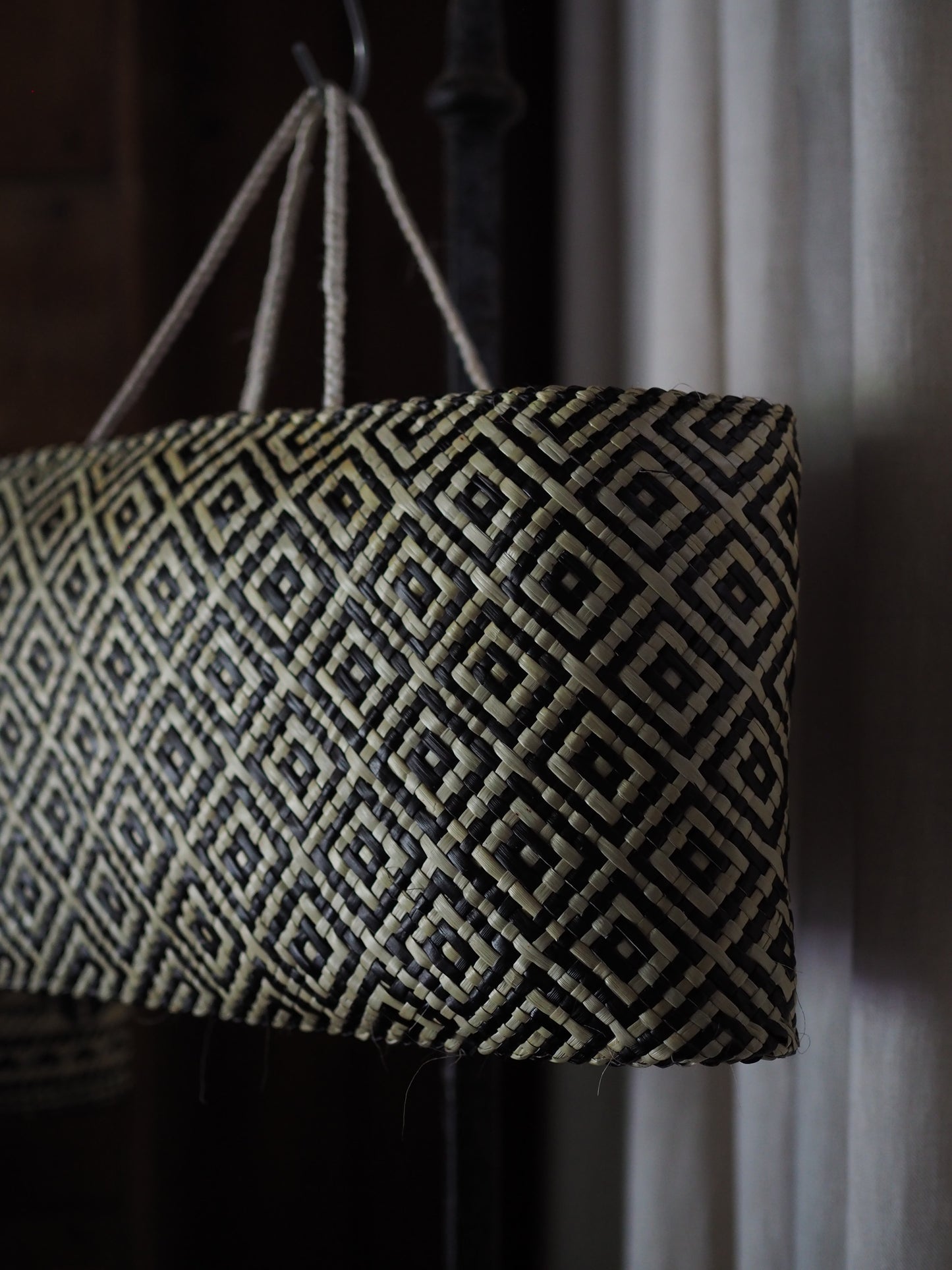 Karu Hāpuku (Eyes of the Hāpuku (groper) fish - black and natural)