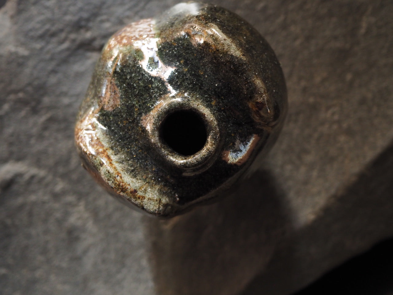 Pedistal Birdy with green glaze vase