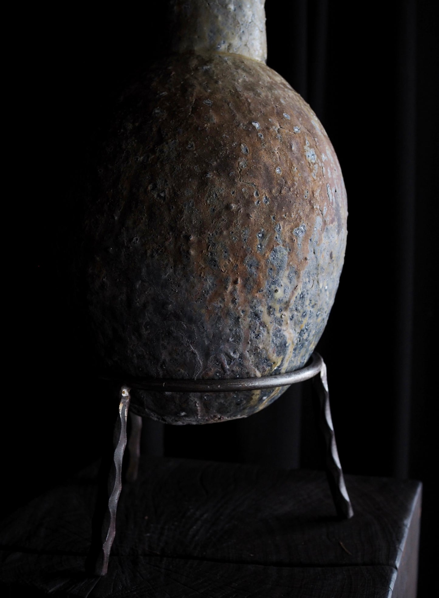 Vase with Steal Stand ver.2