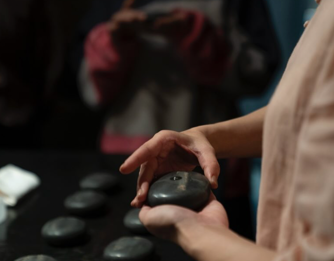 Handcrafting Incense, ceremonial experience around tea and fragrance by Japanese perfumer SARI - Gallery Image