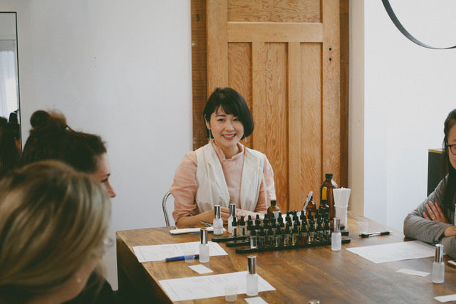 Handcrafting Incense, ceremonial experience around tea and fragrance by Japanese perfumer SARI - Gallery Image