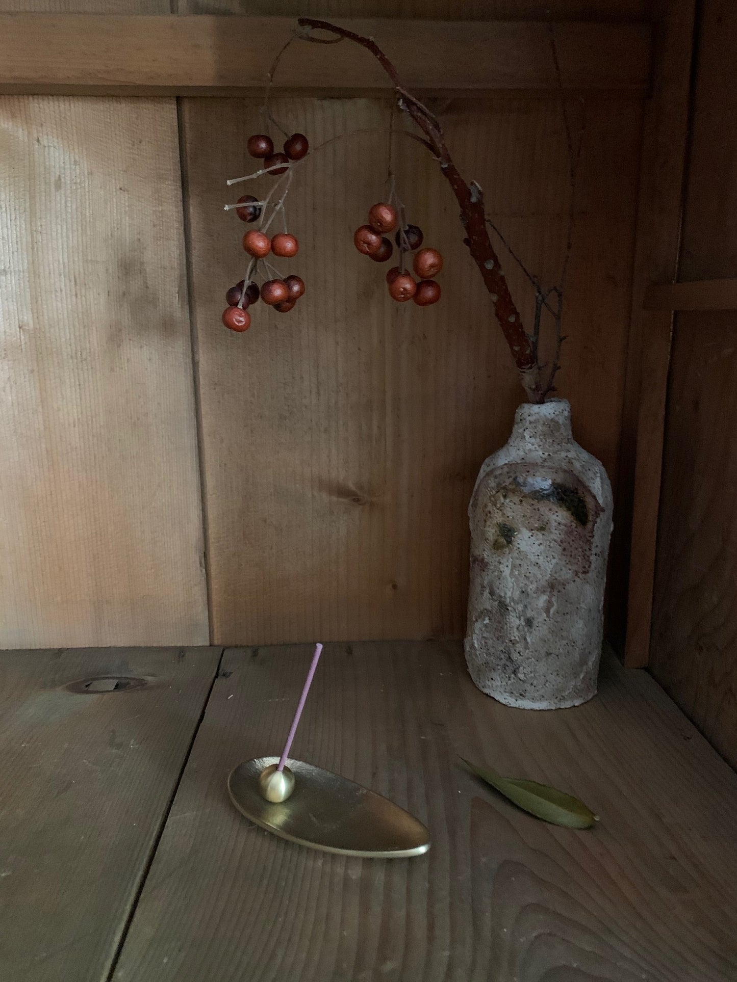 Incense stand - leaf