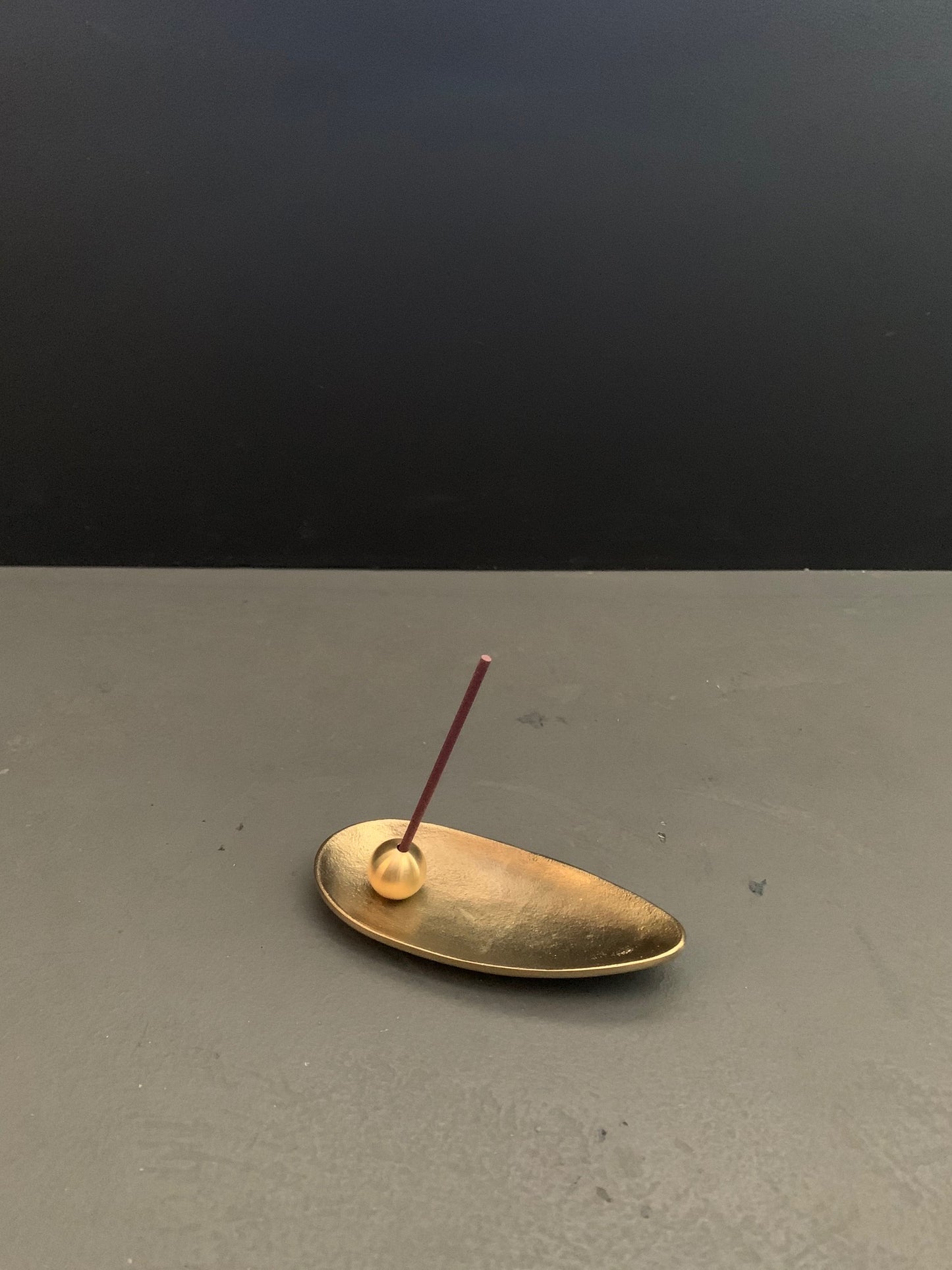 Incense stand - leaf