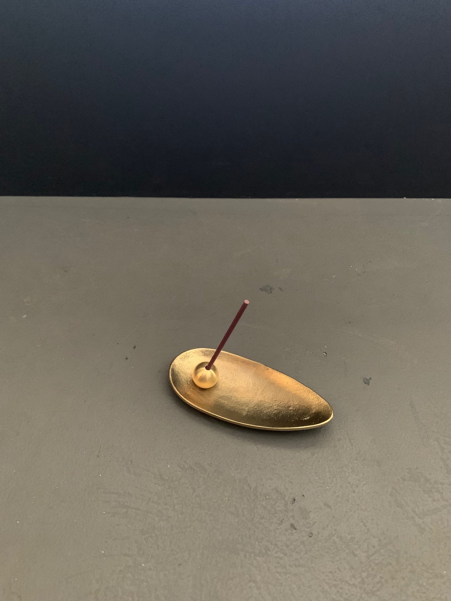 Incense stand - leaf