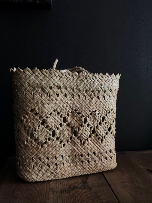 Medium Kete Whakairo - Aramoana & Whakapuare